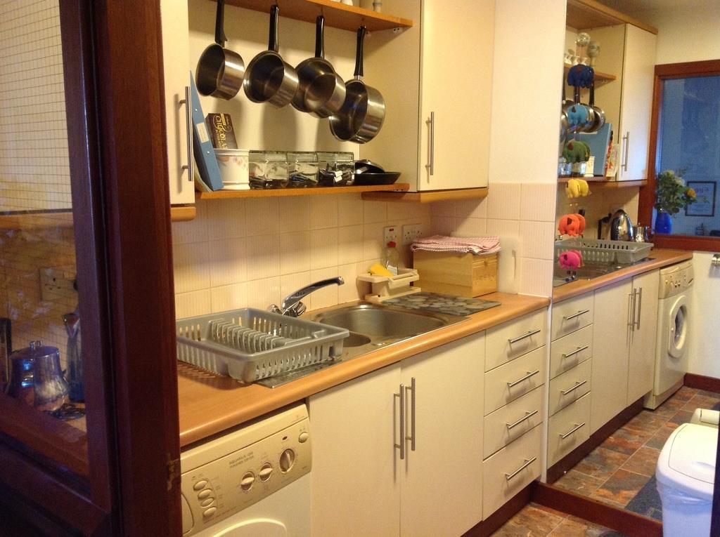 Connel Court Apartments インヴァネス 部屋 写真